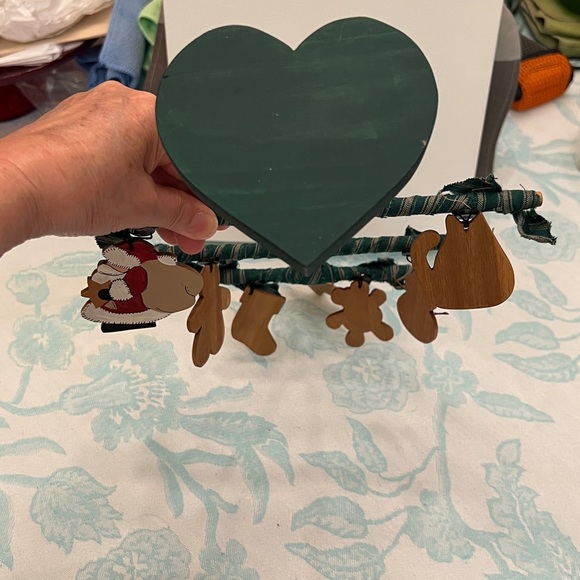 Hand Made Wooden Christmas Tree w Ornaments - Picture 5 of 11